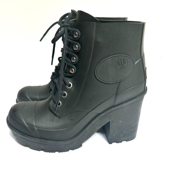 Hunter Black Lace-Up All weather  Boots - Picture 1 of 6